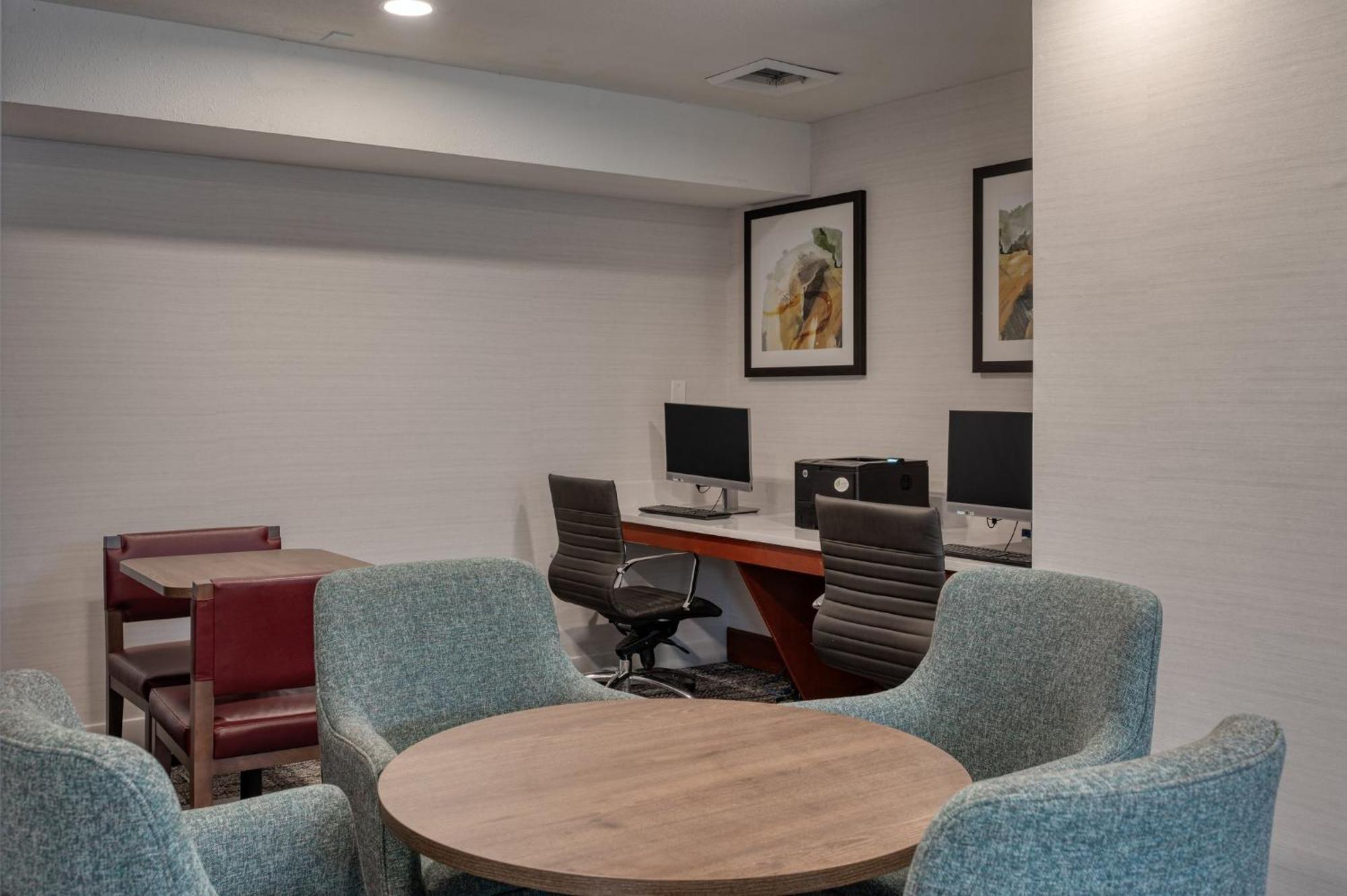 Staybridge Suites Allentown Airport Lehigh Valley By Ihg Exterior photo