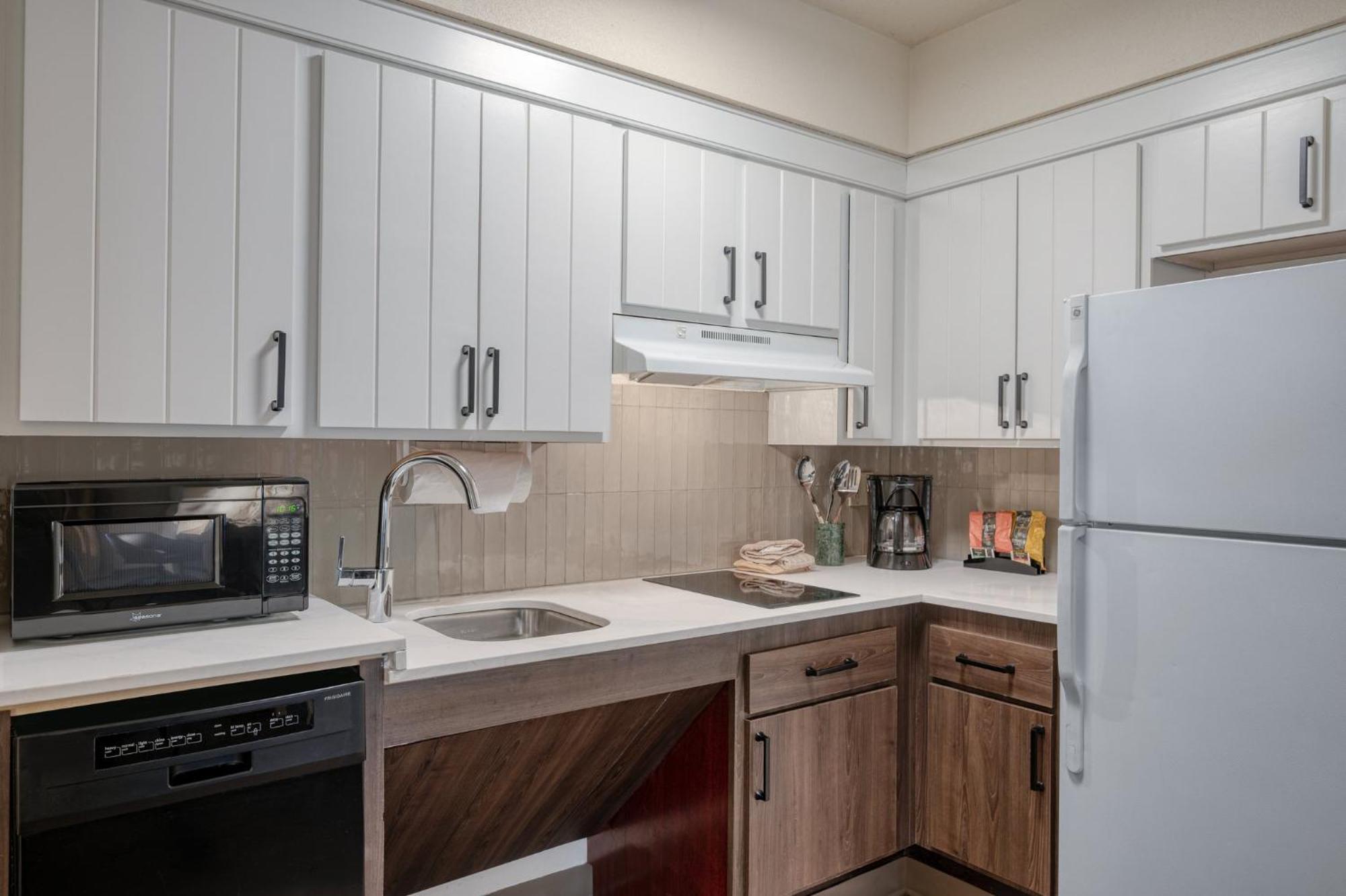 Staybridge Suites Allentown Airport Lehigh Valley By Ihg Exterior photo